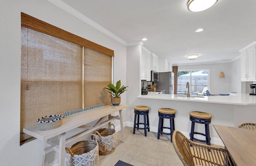 Bid-a-wee Beach Casa | Cozy Gem Hideaway! Private Beach within 2 mins!