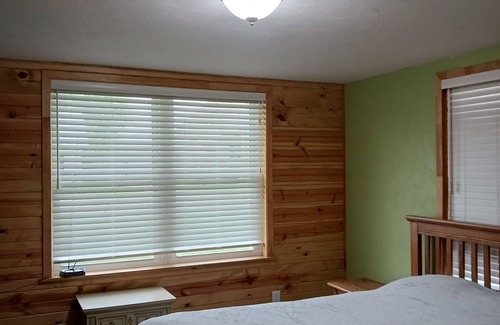 Friesland Casa | Cozy get-away within 45 minutes of Wis. Dells, Madison, and Oshkosh.