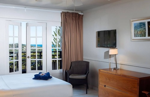 Charlotte Hotel | Cozy Getaway: 2 Scenic Ocean View Room w/ Balcony | Free Parking | Adults Only