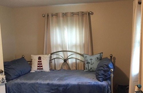 Lake Milton Casa | Cozy Getaway at Lake Milton Ohio
