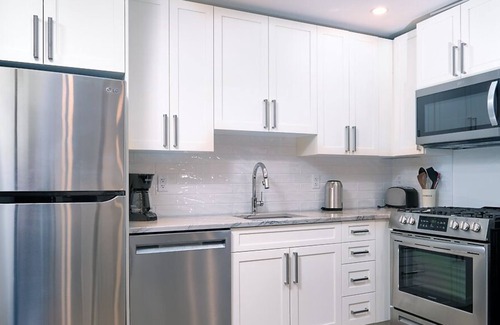 Rossland Apartamento | Cozy Getaway for Couples!
