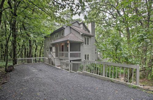 Chestnut Springs Casa | Cozy Getaway in Wintergreen Resort Deck and Hot Tub
