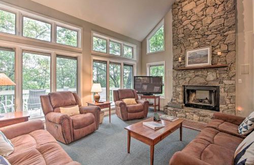 Chestnut Springs Casa | Cozy Getaway in Wintergreen Resort Deck and Hot Tub