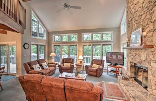 Chestnut Springs Casa | Cozy Getaway in Wintergreen Resort Deck and Hot Tub