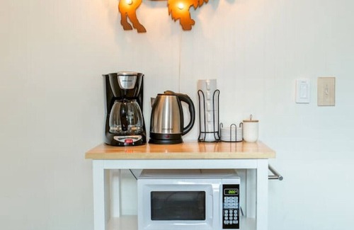 Urbandale Nations Casa | Cozy Getaway|Mins to Downtown, Broadway & Airport