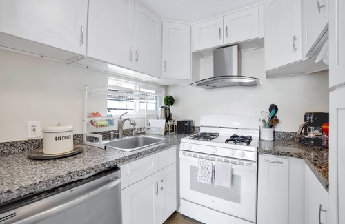 Downey Casa | Cozy Getaway near Disney/ Knott’s and Beaches
