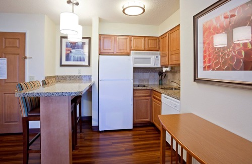 Eagan Condominio | Traslado las 24 horas al centro comercial Mall of America + desayuno de cortesía | Wi-Fi gratis + piscina cubierta