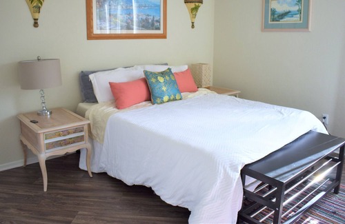 Midway Apartamento | Cozy getaway or Quiet WFH space! Entire 1BR near Downtown Escondido