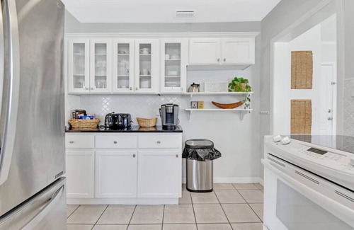 Virginia Park Casa | 459) Cozy Getaway w/ fire pit!