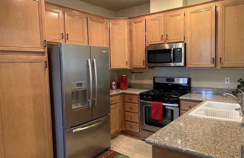 Silverado Ranch Casa | COZY GETAWAY w/ Vaulted Ceilings - 6 miles from strip