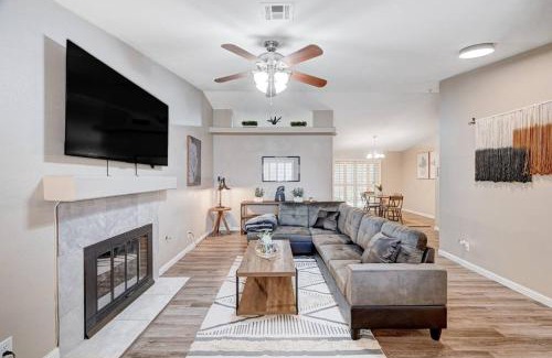Henderson Casa | Cozy Getaway with King Bed, BBQ & Spacious Backyard