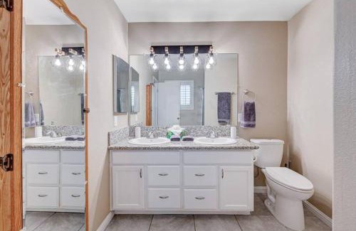 Henderson Casa | Cozy Getaway with King Bed, BBQ & Spacious Backyard