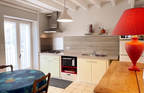 Couffy Cabaña | Apartamento en Couffy: Confort, Terraza Privada y Actividades Culturales y Náuticas Cercanas