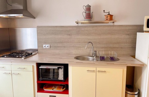 Couffy Cabaña | Apartamento en Couffy: Confort, Terraza Privada y Actividades Culturales y Náuticas Cercanas