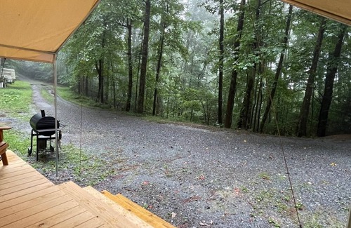 Deep Gap Cabina | Cozy Glamping Tent near Boone with AC