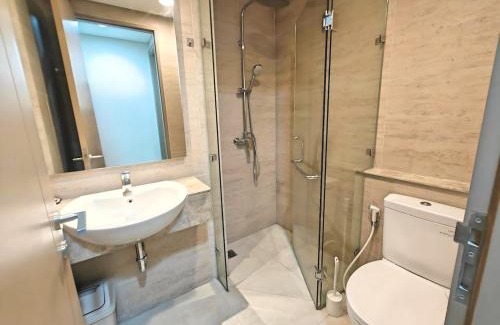 Pantai Indah Kapuk Apartamento | Cozy Gold Coast 1BR PIK Apt with Pool & Gym by 2ndHome