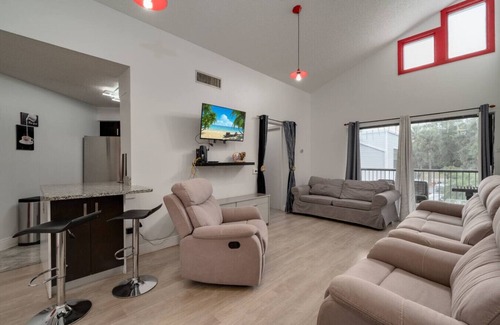 Orlando Casa | Cozy Golf Condo | 3 Pools, Gym, 15min to Airport
