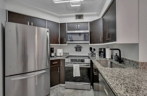 Orlando Casa | Cozy Golf Condo | 3 Pools, Gym, 15min to Airport