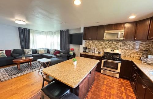 Seminary Hill Casa | COZY Great Entire 8BR Home in Alexandria