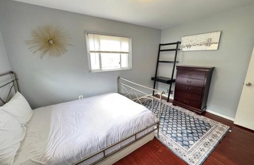 Seminary Hill Casa | COZY Great Entire 8BR Home in Alexandria