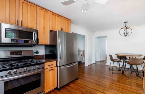 Hawthorne Casa | Cozy, great LOCATION, smoke FREE!