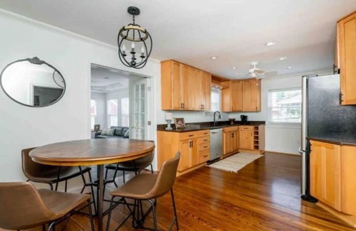 Hawthorne Casa | Cozy, great LOCATION, smoke FREE!