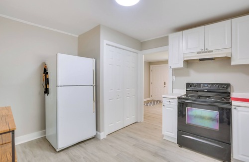 Greensboro Cabaña | Cozy Greensboro Vacation Rental w/ Deck & Fire Pit