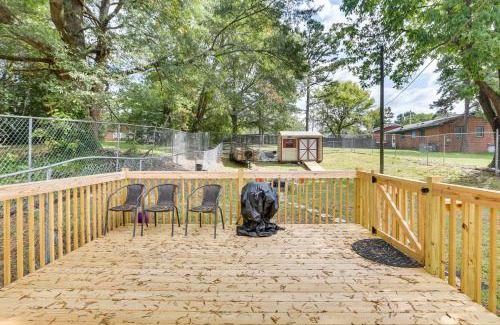Greensboro Casa | Cozy Greensboro Vacation Rental with Deck and Fire Pit