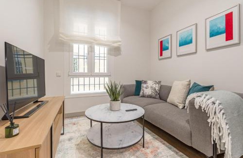Chamberi Apartamento | Cozy Ground-Floor Apartment for 2 in Chamberí Perfect Spot Quevedo IV