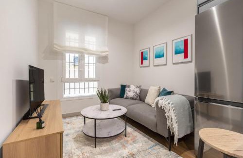 Chamberi Apartamento | Cozy Ground-Floor Apartment for 2 in Chamberí Perfect Spot Quevedo IV