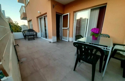Universal Apartamento | Cozy ground floor apartment with sunny veranda