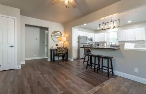 Dubuque Casa | Cozy Guest House Welcomes You