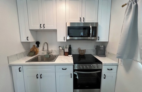 Whittier Apartamento | Cozy guest suite w/kitchen & patio - great location- Disney-Beaches-DTLA-Uptown