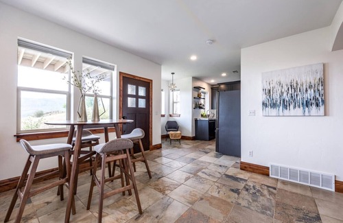 Eden Casa | Cozy Guest Suite with Breathtaking Views