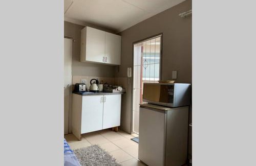 Weltevredenpark Apartamento | Cozy guest suite with private access