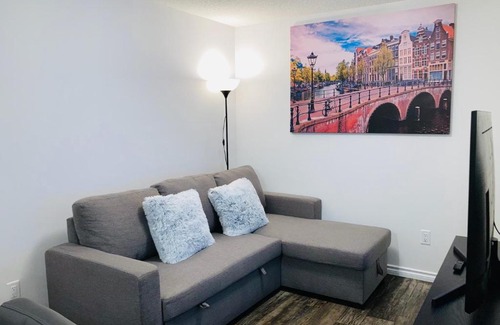Northeast Edmonton Casa | Cozy Guest Suite with private entrance