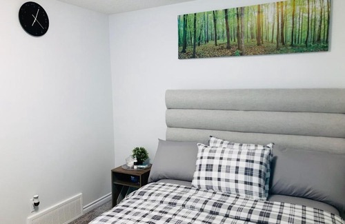 Northeast Edmonton Casa | Cozy Guest Suite with private entrance