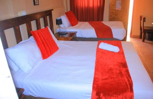 Phalaborwa Cama Y Desayuno | Cozy guesthouse - 5 minute the Kruger National Park!
