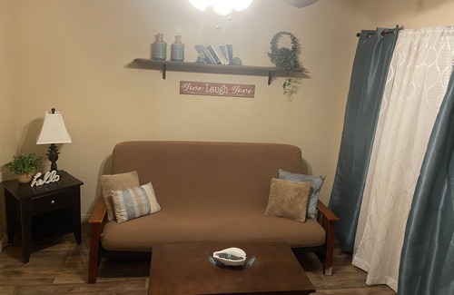 Compton Casa | Cozy Guesthouse* LAX*LGB* Beach