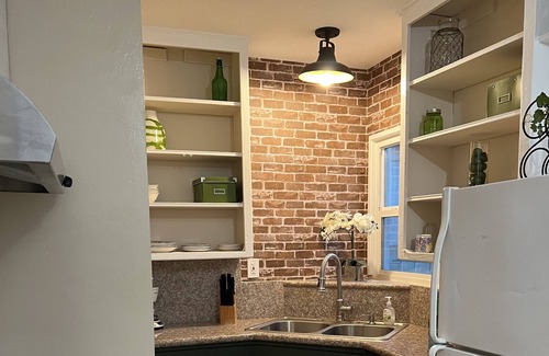 Compton Casa | Cozy Guesthouse* LAX*LGB* Beach