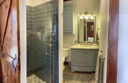 Madison Casa | Cozy guesthouse minutes from multiple amenities