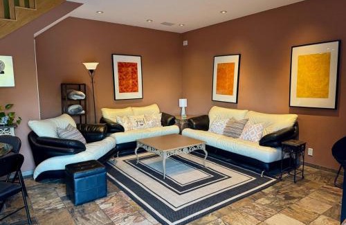 Newhall Casa | Cozy Guesthouse with Private Pool and Heated Jacuzzi