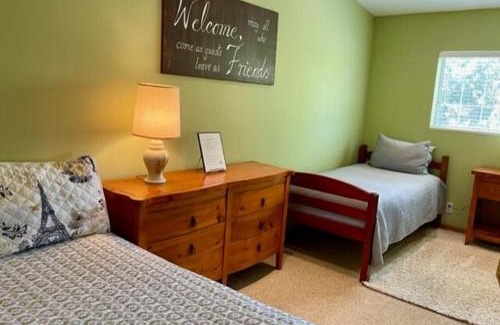 Newhall Casa | Cozy Guesthouse with Private Pool and Heated Jacuzzi