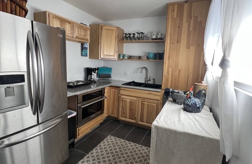 Diamond Valley Cabaña | Cozy Guesthouse with views