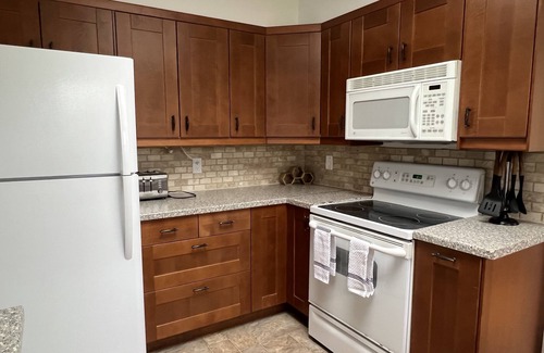 Hampton Bays Casa | Cozy Hamptons get away, pool, minutes from beaches, shops, restaurants and more!