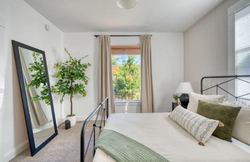 Corbett - Terwilliger - Lair Hill Casa | Cozy Haven by the Hill - Downtown & OHSU