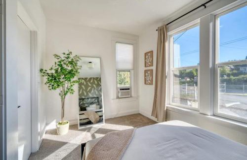 Corbett - Terwilliger - Lair Hill Casa | Cozy Haven by the Hill - Downtown & OHSU