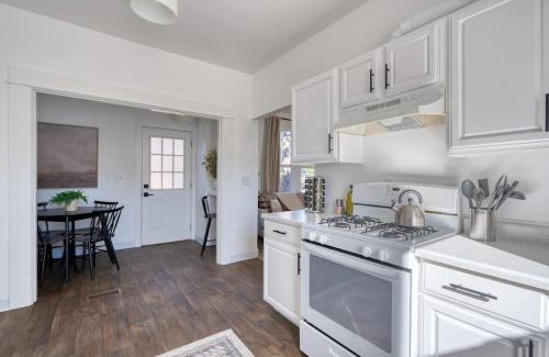 Corbett - Terwilliger - Lair Hill Casa | Cozy Haven by the Hill - Downtown & OHSU