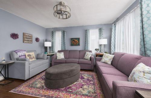 South Haven Casa | Cozy Haven- Cape Cod style cottage- close to beach