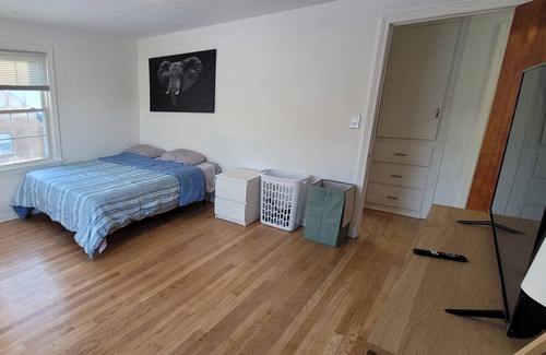 Eastwood Casa | Cozy haven Vacation/Work stay 5 min from downtown and hospitals